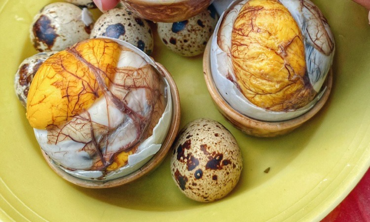 Makanan Khas Balut