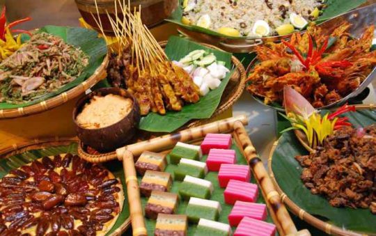 15 Makanan Khas Malaysia yang Terkenal & Wajib Dicoba