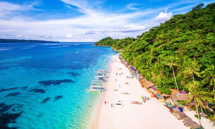 10 Pantai Cantik di Filipina yang Terkenal