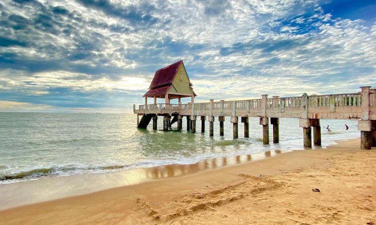 10 Pantai Cantik di Melaka Malaysia yang Terkenal