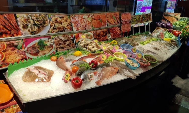 Red Garden Food Paradise