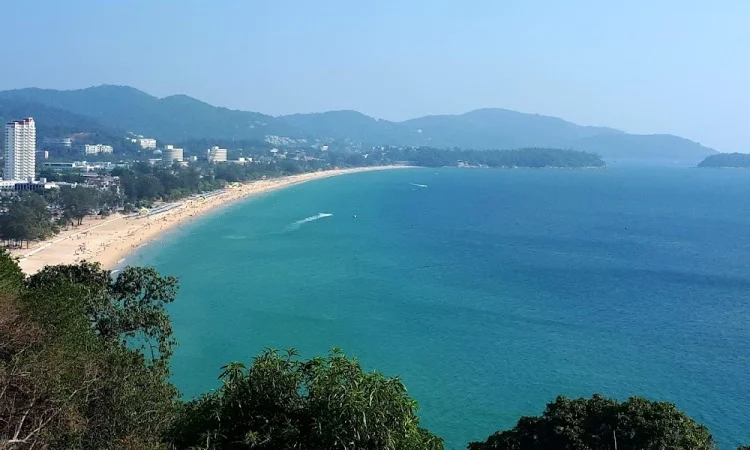Pantai Karon
