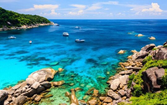 11 Pantai Cantik di Phuket Thailand yang Terkenal