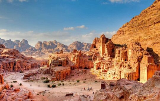 15 Tempat Wisata Menarik di Yordania Buat Liburan