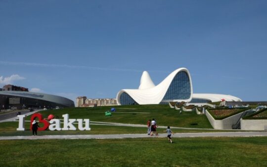 10 Tempat Wisata Menarik di Baku Buat Liburan