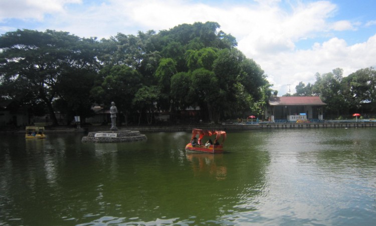 Taman Balekambang