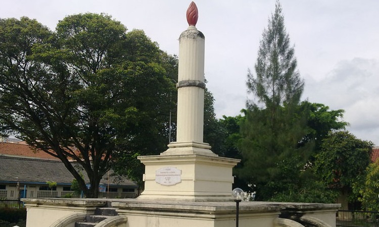 Tugu Lilin