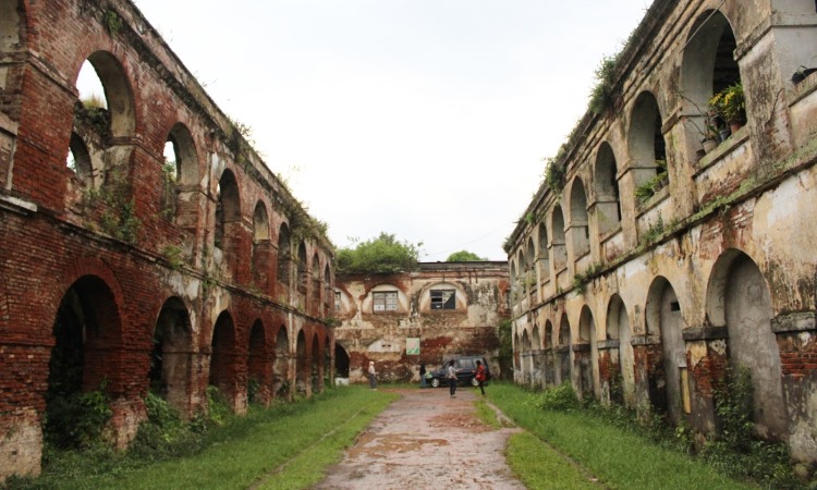 Benteng Pendem
