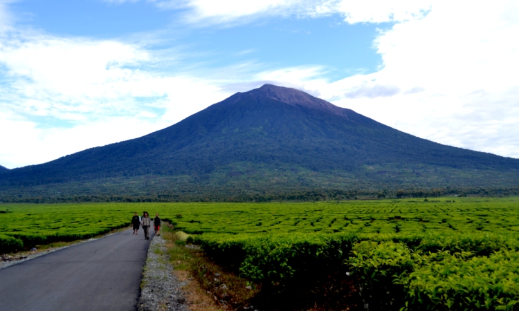 Gunung Dua Saudara