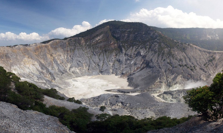 Gunung Tangkuban Perahu