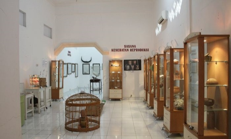 Museum Kesehatan Dr. Adhyatama