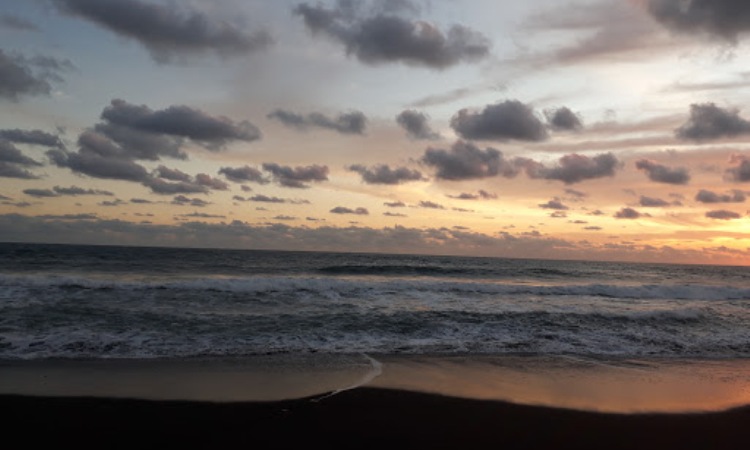 Pantai Kuwaru