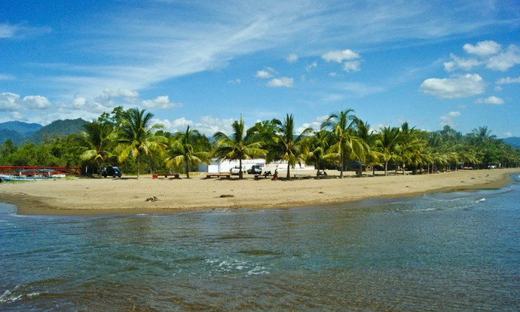 Pantai Lakban Ratatotok