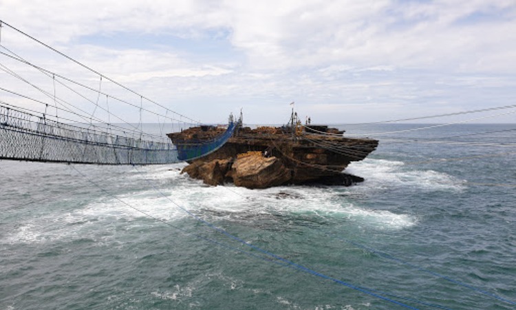 Pantai Timang