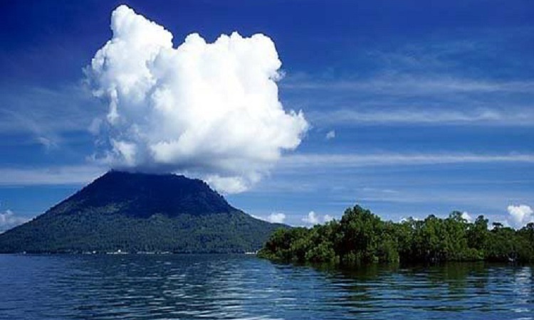 Pulau Manado Tua