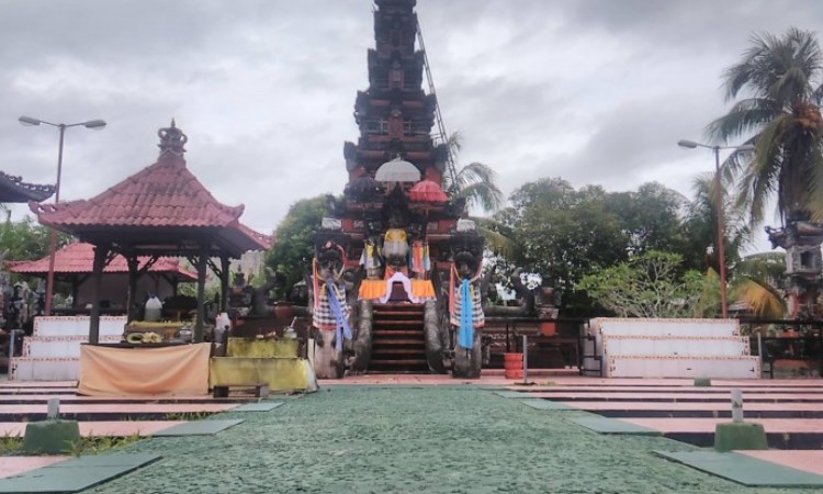 Pura Jagadhita Taas Manado
