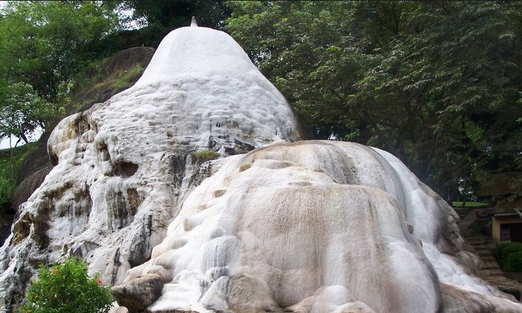 Taman Wisata Air Panas Tirta Sanita Ciseeng