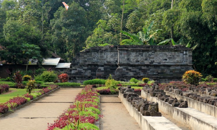 Candi Surowono