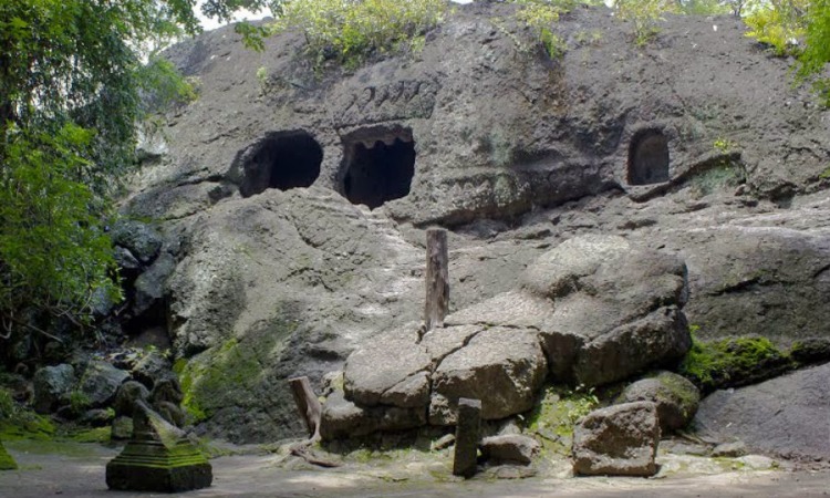 Goa Selomangleng