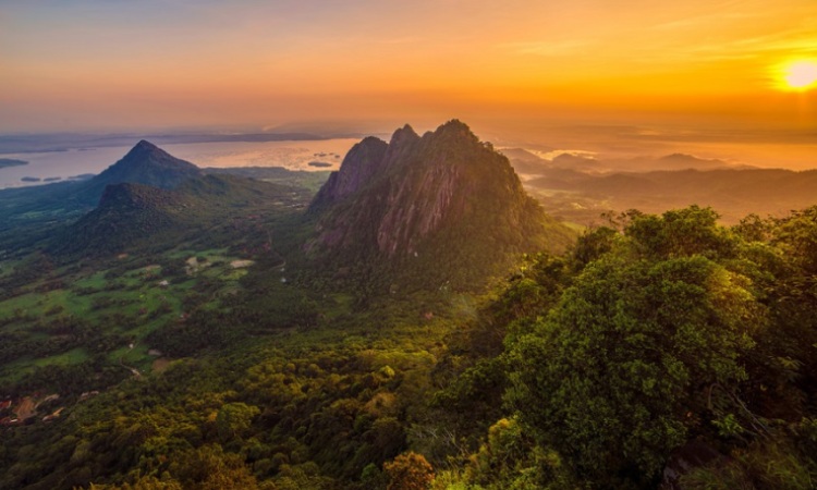 Gunung Bongkok