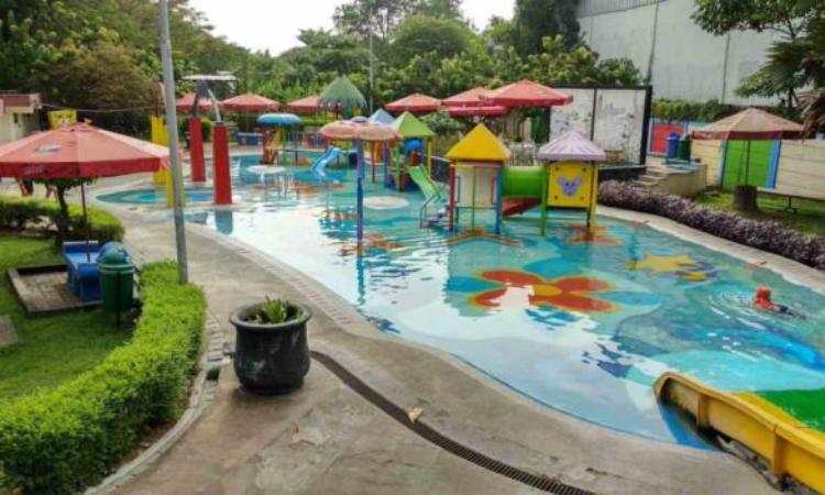 Kolam Renang Tirtoyoso