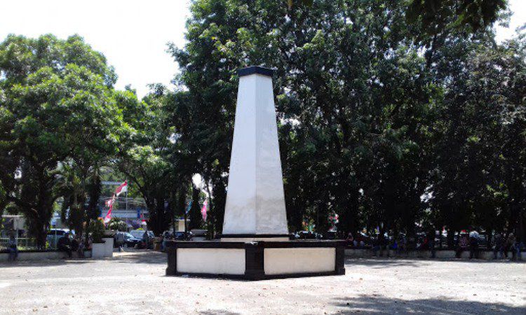 Taman Alun-Alun Kota Bekasi
