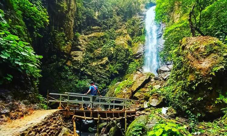 Air Terjun Way Kalam