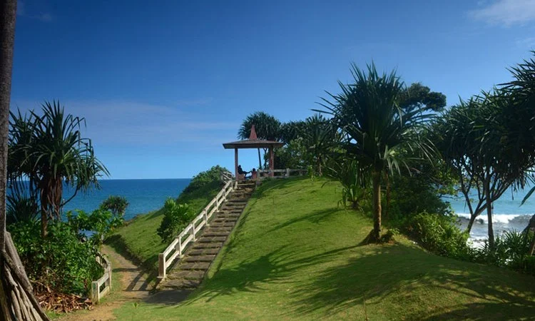 Pantai Karang Tawulan