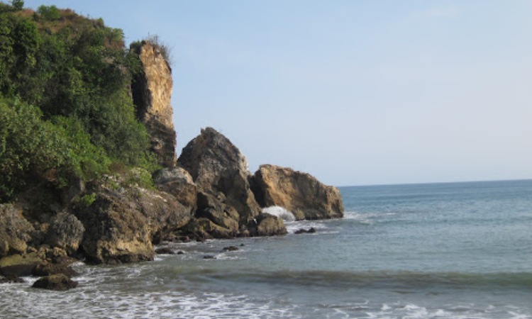 Pantai Logending
