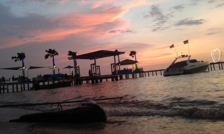 Pantai Teluk Awur
