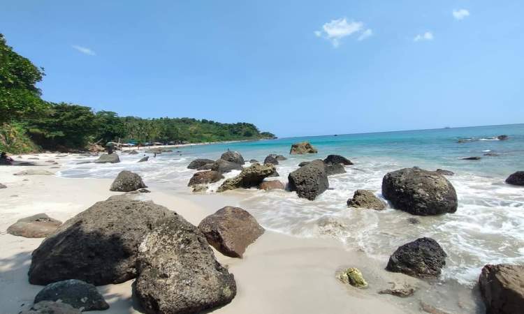 Pantai Batu Hideung