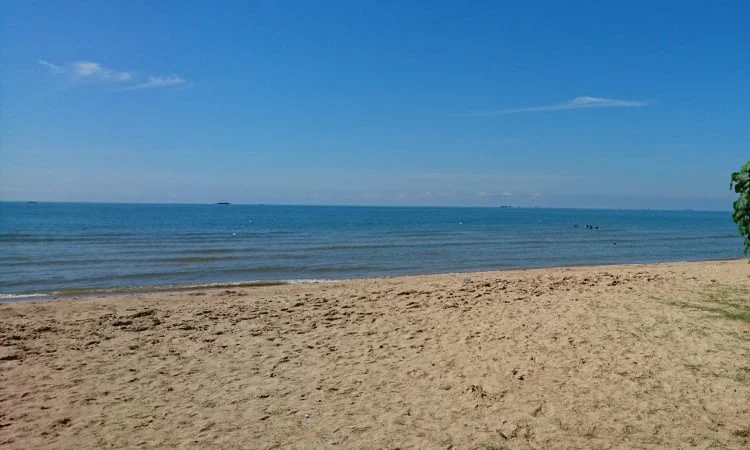 Pantai Manggar Segarasari