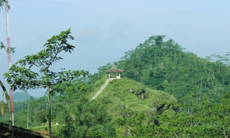 Puncak Suroloyo