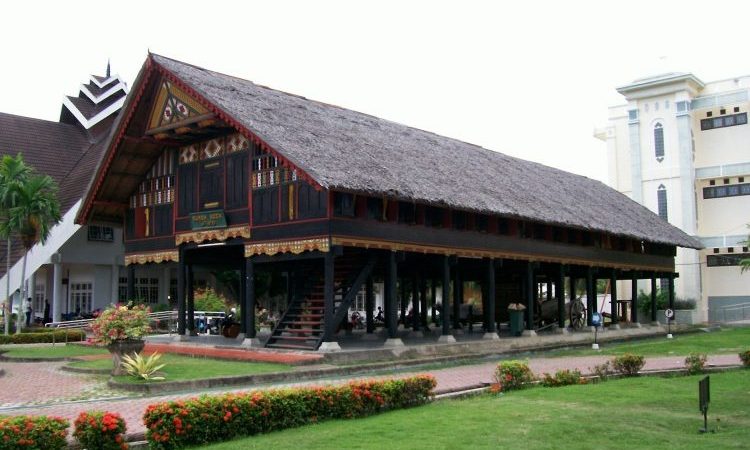 Tempat Wisata Rumah Adat Balikpapan