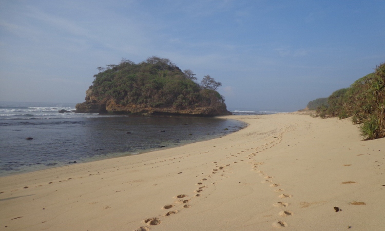 Pantai Kedung Celeng