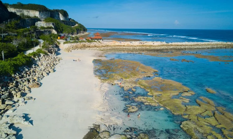 Pantai Melasti
