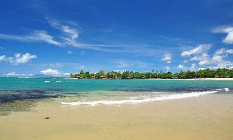 Pantai Sambolo