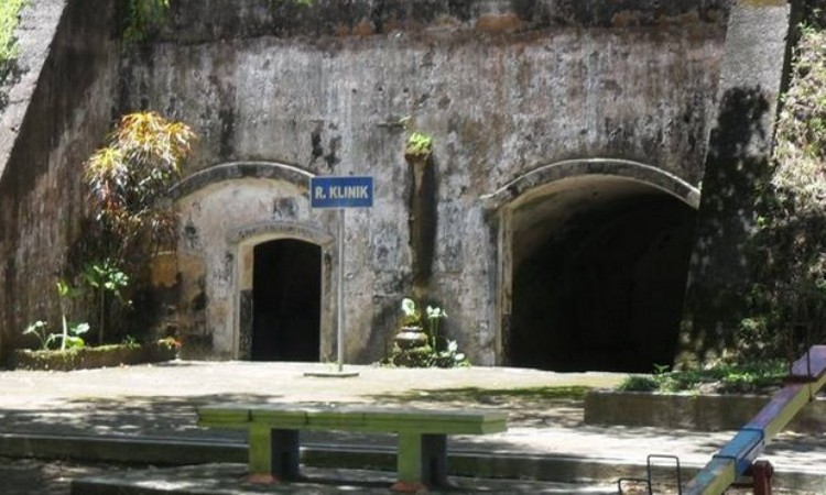 Wisata Benteng Pendem
