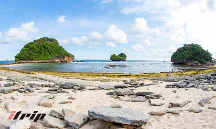 18 Wisata Pantai Di Malang Itrip