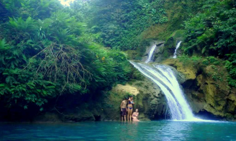 Air Terjun Lokomboro
