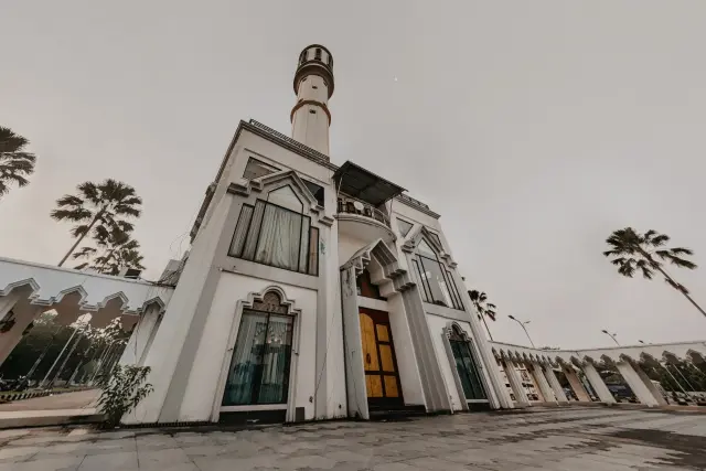 Masjid Raya Mujahidin