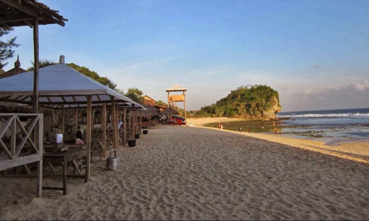 Pantai Cahaya Kendal