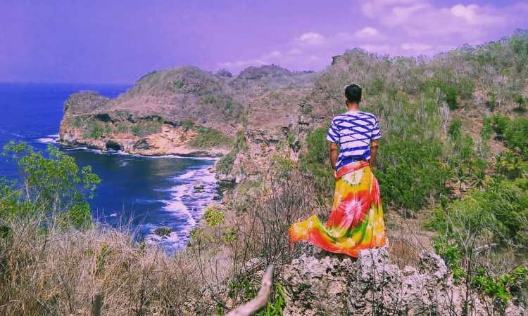 Pantai Karang Bang