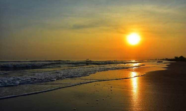 Pantai Karangmalang