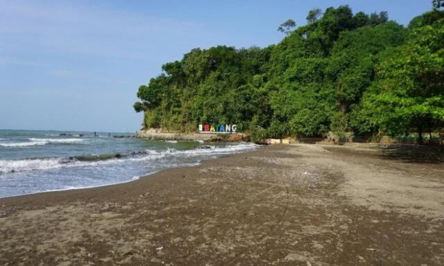 Pantai Ujung Negoro