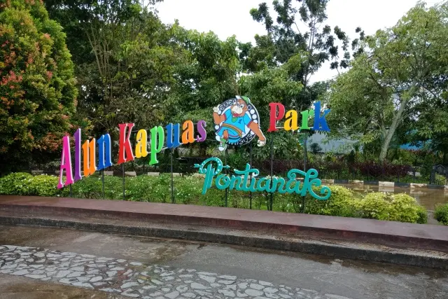Taman Alun-Alun Kapuas