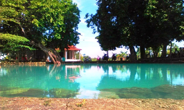 Banyu Biru Lowayu