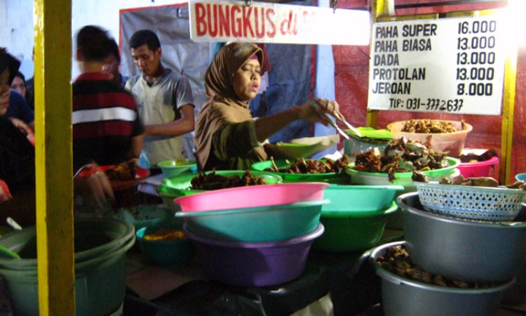 Bebek Tugu Pahlawan