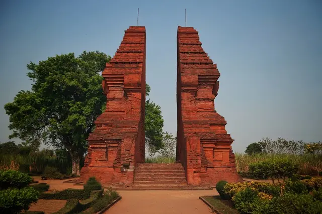 Candi Wringin Lawang