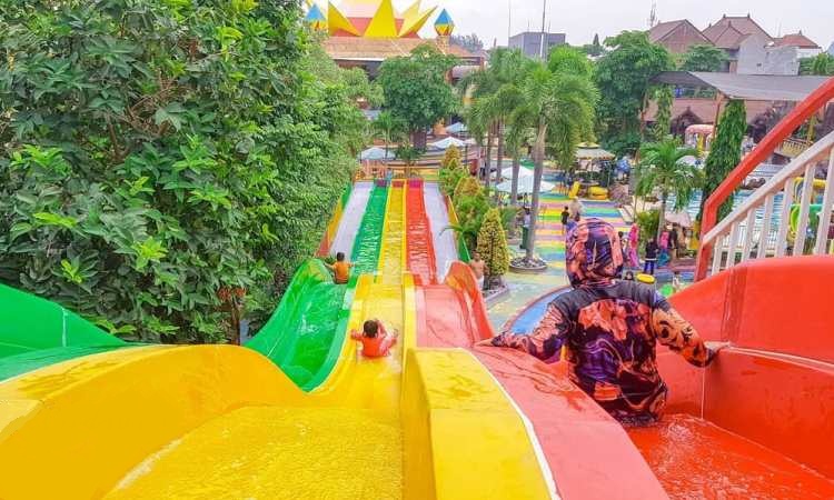 Dynasty Water World
